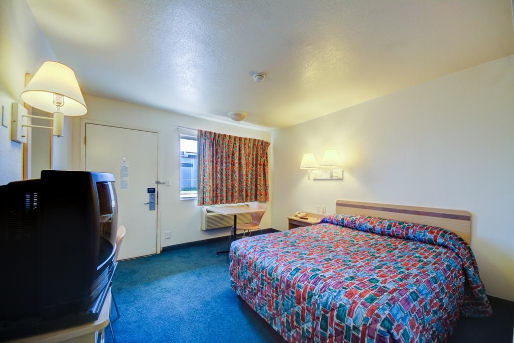 Americas Best Value Inn Stillwater Bagian luar foto