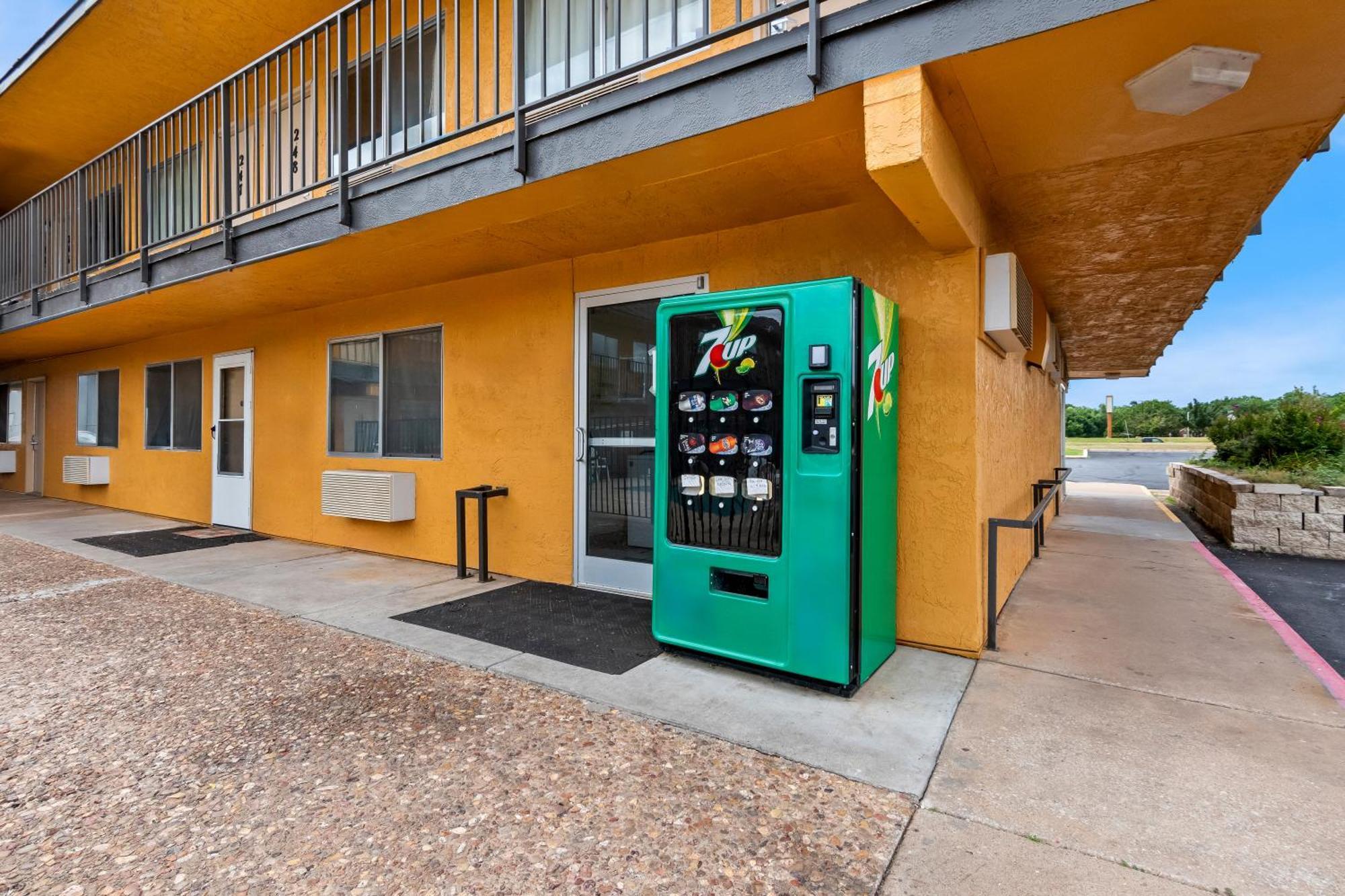 Americas Best Value Inn Stillwater Bagian luar foto