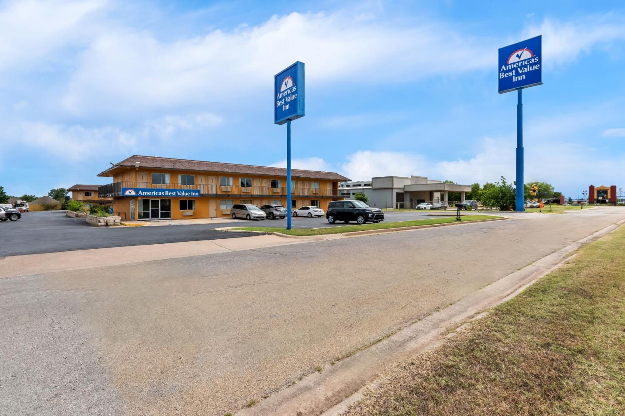 Americas Best Value Inn Stillwater Bagian luar foto