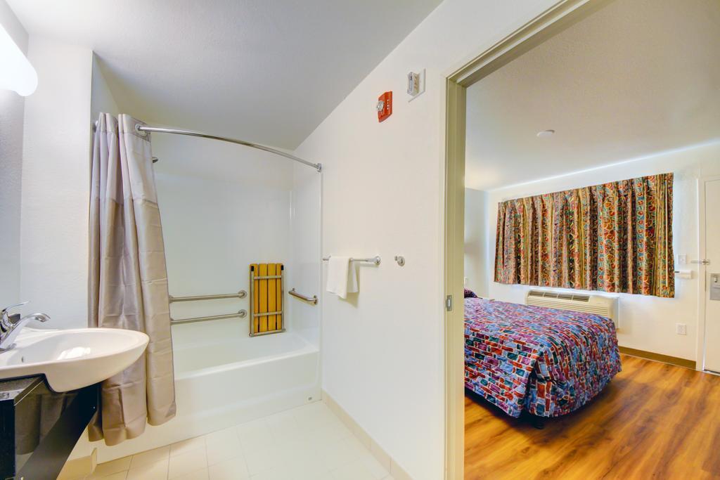 Americas Best Value Inn Stillwater Bagian luar foto