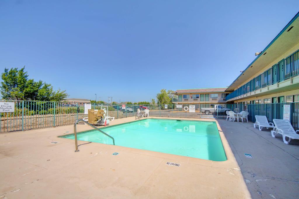 Americas Best Value Inn Stillwater Bagian luar foto
