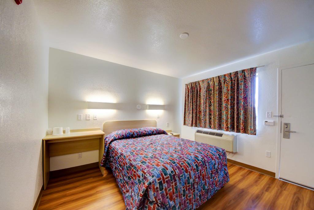 Americas Best Value Inn Stillwater Bagian luar foto