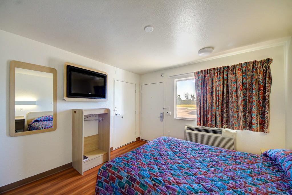 Americas Best Value Inn Stillwater Bagian luar foto